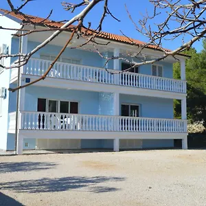 https://apartments-charlie-krk-island.primorje-gorskikotar.com